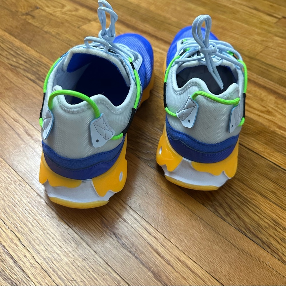 Nike React Live PRM Sneakers - Picture 8 of 11